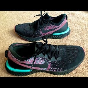 Nike Epic React Flyknit South Beach Sneakers